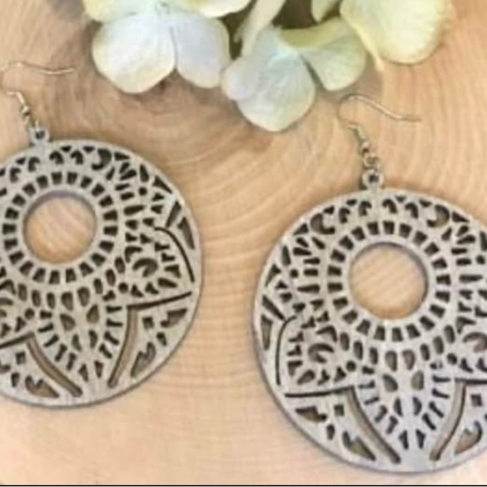 Elegant Silver Filigree Earrings